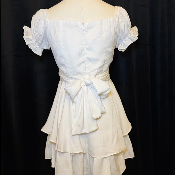 NWOT - White Off-the-shoulder Romper with A Tiered Skirt Overlay. Size Small - Picture 4 of 7